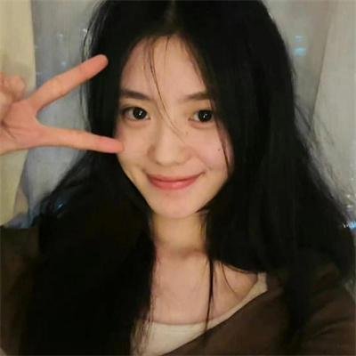 男孩超级白